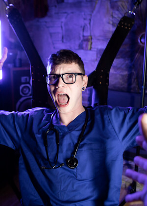 Nerdy twink Bo Sinn takes injured inked dude Marco Bianchi&#39;s cock in his ass