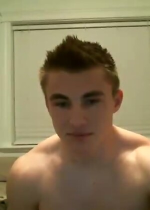 Jake Davis Goes LIVE To Jerk It