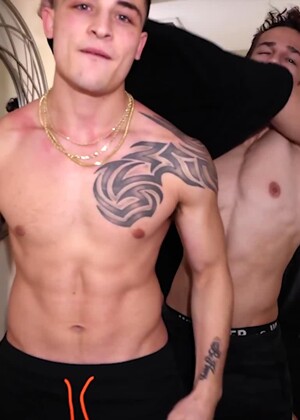 Kane Hardy Warms Up Our New Muscle Man Maximus Kelly