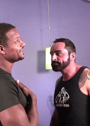 Hot hunks Aron Ridge & Tom Colt bang hard and cum in interracial action