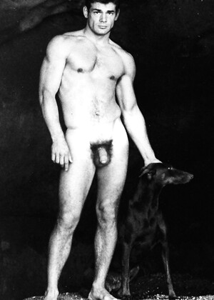 Hot hunk posing naked