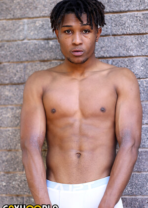 Hung Stud Kendrix Carter Finds New Ways To Pleasure Himself!