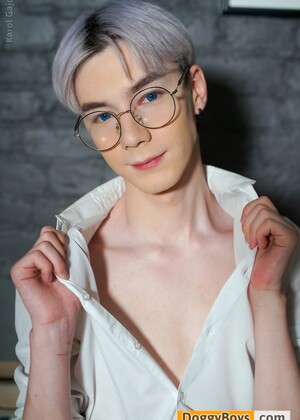 Karol's Tempting Boy Pucker