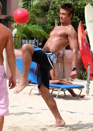 Robert Buckley