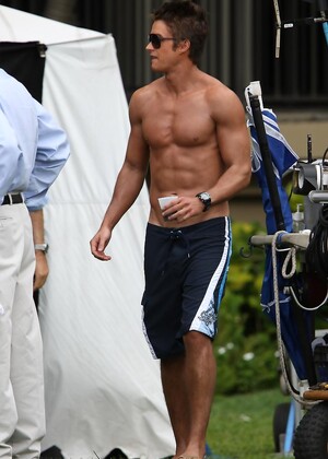 Robert Buckley