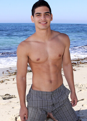 Cute brunette jock Nicolas