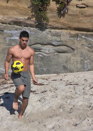 Cute brunette jock Nicolas