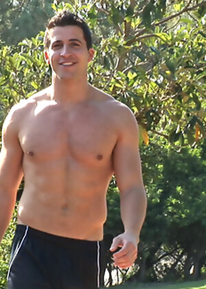 A friend of mine was recently out at a gay club and came across this hot Italian bartender!