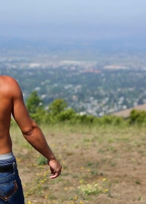 Amateur gay hunks jerk off and have anal sex in a wild outdoor orgy