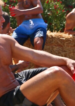 Amateur gay hunks jerk off and have anal sex in a wild outdoor orgy