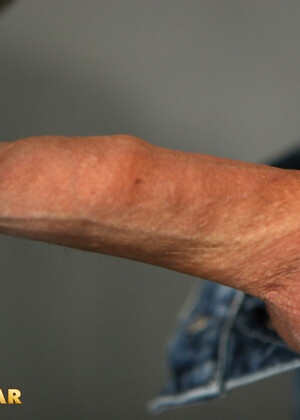 Hairy mature man Manu Maltes shows his uncut cock