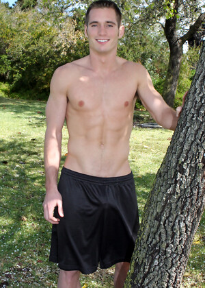 Horny muscle jock Riley
