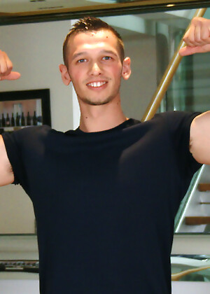 Young & Muscular Straight Lad Clayton Wanks