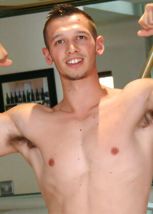 Young & Muscular Straight Lad Clayton Wanks