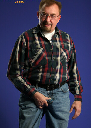Bill Hagen shows cock