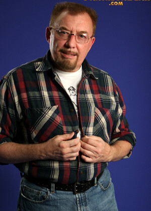 Bill Hagen shows cock