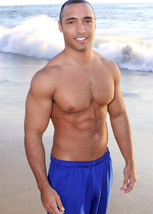 Musculed stud having fun!