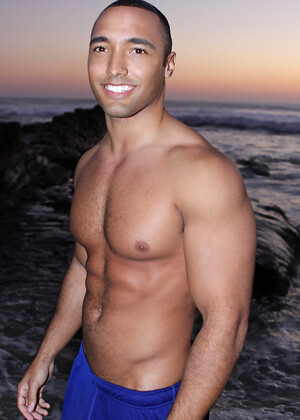 Musculed stud having fun!