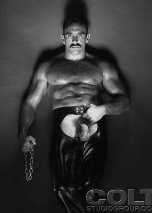 Ed Dinakos, muscle man naked
