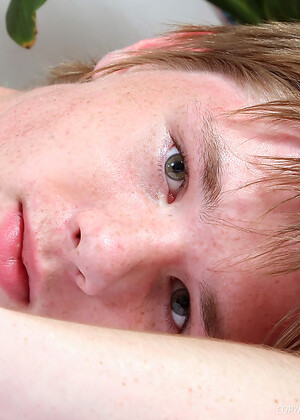 Twink shows his hot body