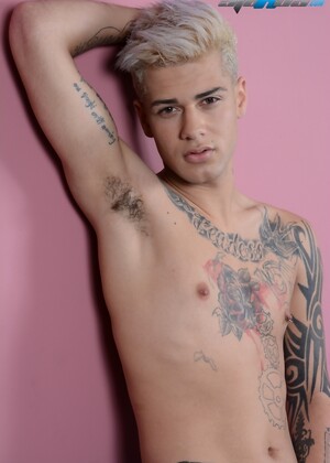 UK Exclusive, Mickey Taylor, Demonstrates His Inked Solo Antics With A Jizz-Load Of Cum!