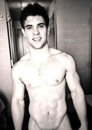 19 yo Zach Rode jock shows his perfect muscled body