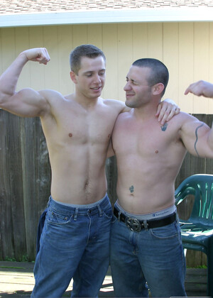 Horny guys Tommy D and Hoyce flaunt their dicks before an oral game