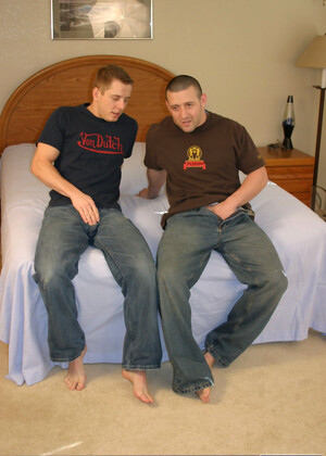 Horny guys Tommy D and Hoyce flaunt their dicks before an oral game