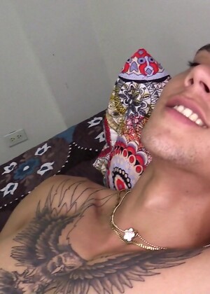Tattooed Skinhead Works His XXL Cock