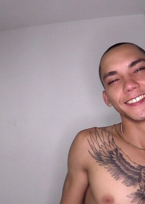 Tattooed Skinhead Works His XXL Cock