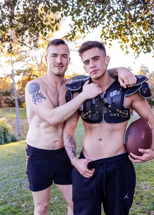 'Just Do It': Derek Kage & Trevor Brooks fuck