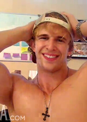 Stunning Muscle Blond Jock