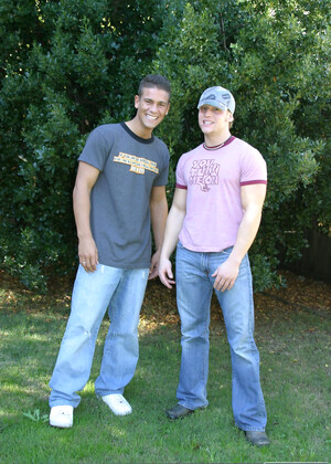 Handsome twinks Phoenix & Kenny get naked and masturbates together