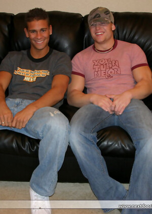 Handsome twinks Phoenix & Kenny get naked and masturbates together