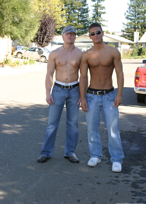 Handsome twinks Phoenix & Kenny get naked and masturbates together