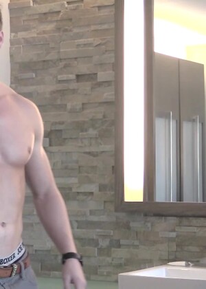 Teen Heartthrob Chris Kohler RETURNS To Jerk OFF