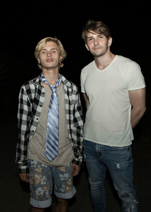 Bromo Bob, Tony