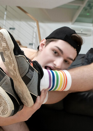 Hung gay boys Jamie Owens & John have hardcore anal sex on the couch