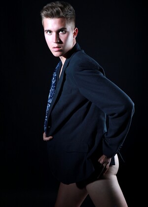 Alejandro Stripping
