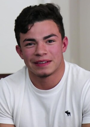 Fit Ripped Teen Julian Rodriguez Jerks And CUMS