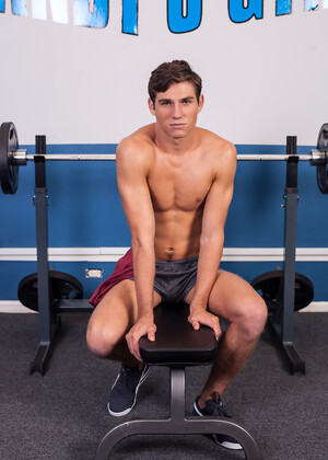 Gym Twink Billy Taylor works his massive cock