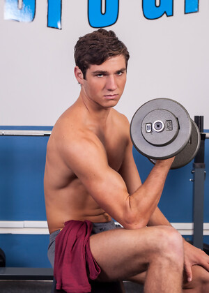 Gym Twink Billy Taylor works his massive cock