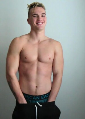 Muscle Beach Bum Jackson Knight JERKS OFF