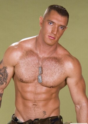 Francesco D'Macho shows his big cock