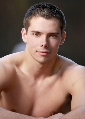 Hot muscule dude Owen posing