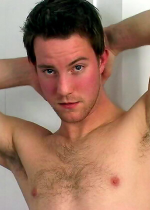 Nathan Knox shows his gay ass
