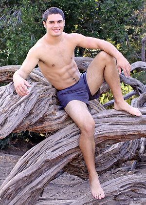 Scott shows his perfect ripped body
