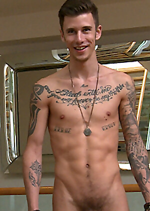Tall & Tattood Straight Lad Damian jacking off