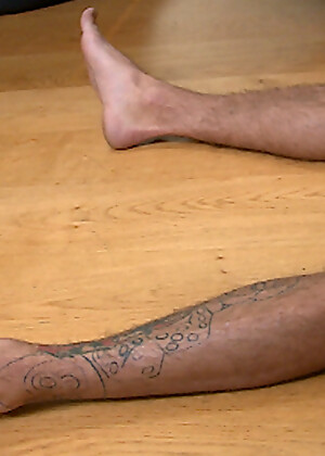 Tall & Tattood Straight Lad Damian jacking off