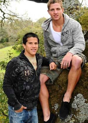 Kinky homosesxuals Marcus Mojo and A.J. Irons ride each other's cock